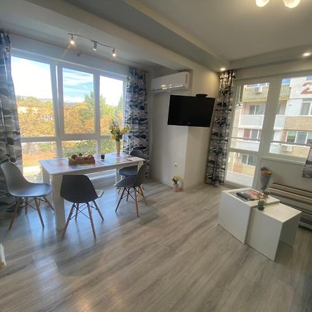 Уютен Нов Апартамент - Стара Загора С Две Спални Apartamento Exterior foto