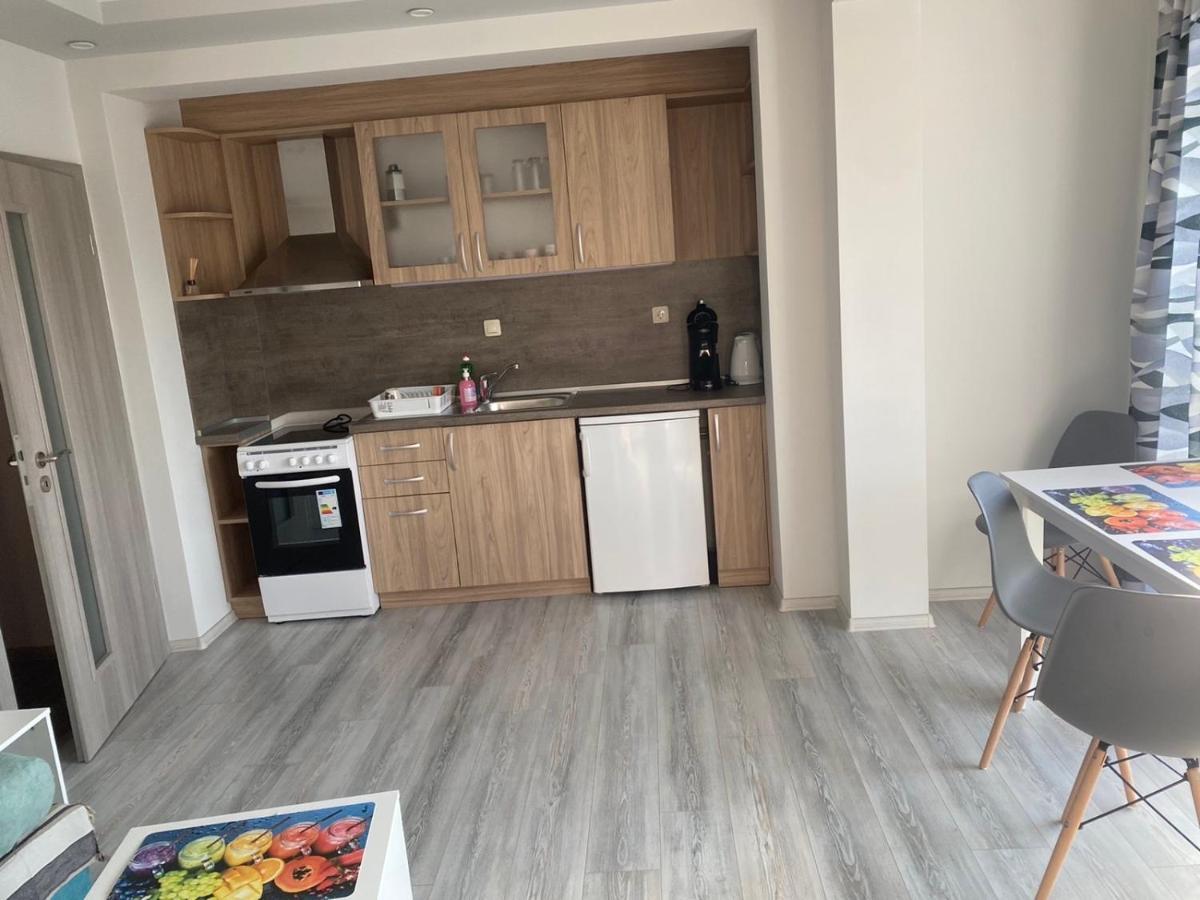 Уютен Нов Апартамент - Стара Загора С Две Спални Apartamento Exterior foto