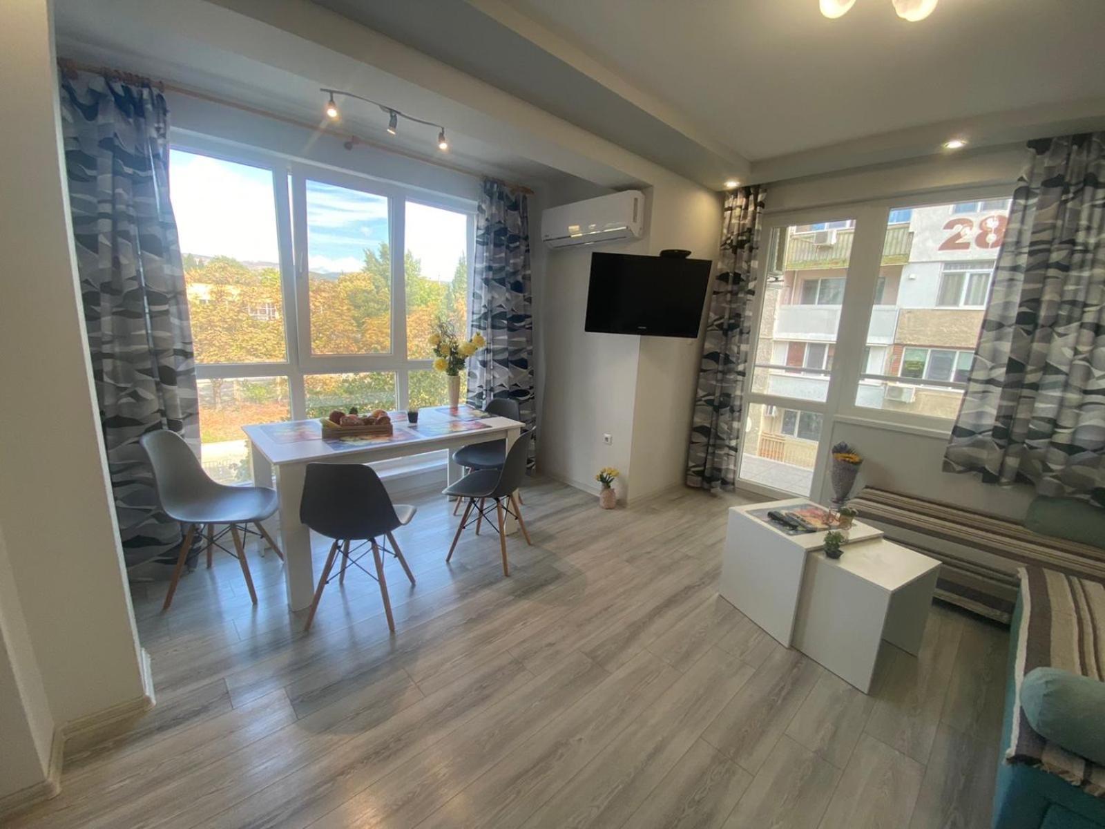 Уютен Нов Апартамент - Стара Загора С Две Спални Apartamento Exterior foto